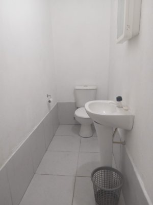 Casa comercial com 495m² no bairro Navegantes em Porto Alegre para Alugar