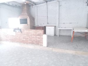 Casa comercial com 495m² no bairro Navegantes em Porto Alegre para Alugar