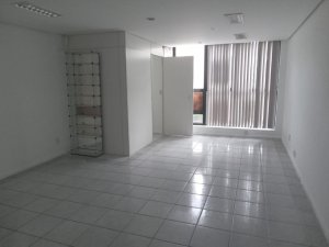 Salas/Conjuntos com 58m² no bairro Auxiliadora em Porto Alegre para Alugar