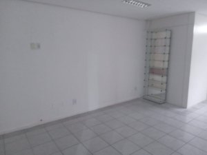 Salas/Conjuntos com 58m² no bairro Auxiliadora em Porto Alegre para Alugar