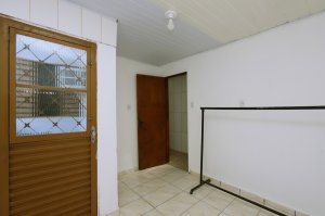 Casa com 65m², 2 dormitórios no bairro Jardim Europa em Porto Alegre para Alugar