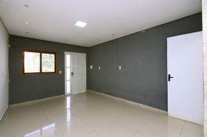Casa com 65m², 2 dormitórios no bairro Jardim Europa em Porto Alegre para Alugar