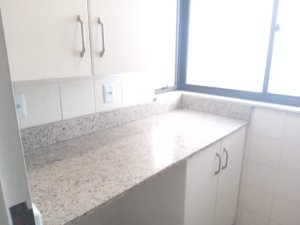 Apartamento com 89m², 2 dormitórios no bairro Moinhos de Vento em Porto Alegre para Alugar