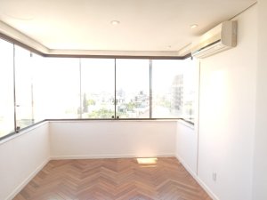 Apartamento com 89m², 2 dormitórios no bairro Moinhos de Vento em Porto Alegre para Alugar
