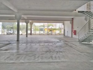 Loja com 1.100m² no bairro São Sebastião em Porto Alegre para Alugar