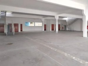 Loja com 1.100m² no bairro São Sebastião em Porto Alegre para Alugar