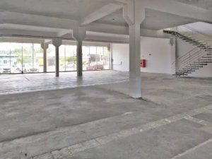 Loja com 1.100m² no bairro São Sebastião em Porto Alegre para Alugar