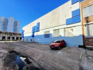 Pavilhão com 1.300m² no bairro São Geraldo em Porto Alegre para Alugar