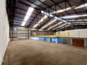 Pavilhão com 1.300m² no bairro São Geraldo em Porto Alegre para Alugar