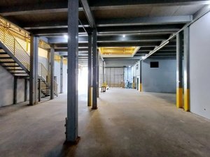 Pavilhão com 1.300m² no bairro São Geraldo em Porto Alegre para Alugar