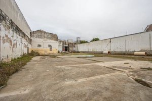 Pavilhão com 560m² no bairro Floresta em Porto Alegre para Alugar