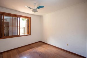 Casa com 410m², 4 dormitórios no bairro Chácara das Pedras em Porto Alegre para Alugar