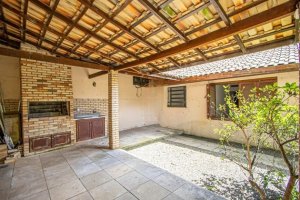 Casa com 410m², 4 dormitórios no bairro Chácara das Pedras em Porto Alegre para Alugar