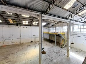 Depósito com 1.500m² no bairro São Geraldo em Porto Alegre para Alugar