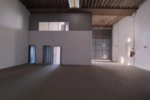 Pavilhão com 550m² no bairro Sarandi em Porto Alegre para Alugar