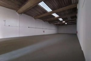 Pavilhão com 550m² no bairro Sarandi em Porto Alegre para Alugar