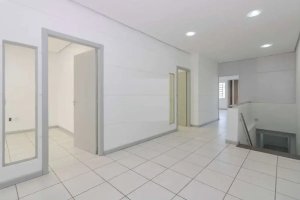 Depósito com 350m² no bairro Navegantes em Porto Alegre para Alugar