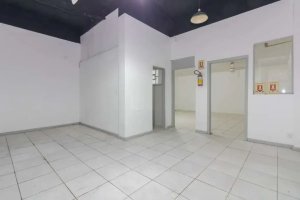 Depósito com 350m² no bairro Navegantes em Porto Alegre para Alugar