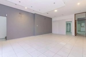 Depósito com 350m² no bairro Navegantes em Porto Alegre para Alugar