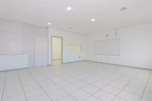 Depósito com 350m² no bairro Navegantes em Porto Alegre para Alugar