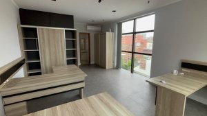 Salas/Conjuntos com 78m² no bairro Moinhos de Vento em Porto Alegre para Alugar