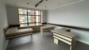 Salas/Conjuntos com 78m² no bairro Moinhos de Vento em Porto Alegre para Alugar