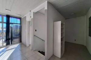 Depósito com 250m² no bairro Navegantes em Porto Alegre para Alugar