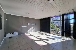 Depósito com 250m² no bairro Navegantes em Porto Alegre para Alugar