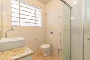 Apartamento com 120m², 3 dormitórios no bairro Menino Deus em Porto Alegre para Alugar