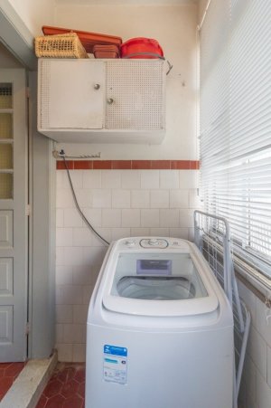 Apartamento com 120m², 3 dormitórios no bairro Menino Deus em Porto Alegre para Alugar