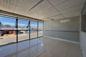 Depósito com 300m² no bairro Sarandi em Porto Alegre para Alugar