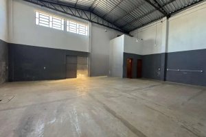 Depósito com 300m² no bairro Sarandi em Porto Alegre para Alugar