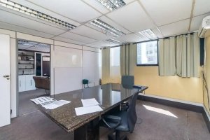 Loja com 213m² no bairro Floresta em Porto Alegre para Alugar