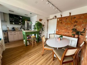 Apartamento com 63m², 2 dormitórios no bairro Passo da Areia em Porto Alegre para Alugar