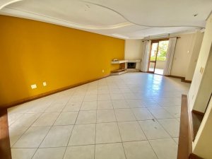 Casa em Condomínio com 350m², 4 dormitórios no bairro Vila Conceição em Porto Alegre para Alugar