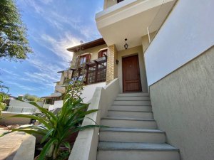 Casa em Condomínio com 350m², 4 dormitórios no bairro Vila Conceição em Porto Alegre para Alugar
