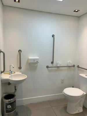 Loja com 250m² no bairro Independência em Porto Alegre para Alugar