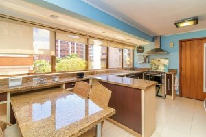 Apartamento com 385m², 4 dormitórios no bairro Moinhos de Vento em Porto Alegre para Alugar