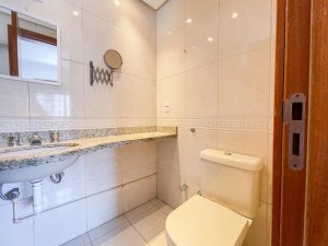 Apartamento com 103m², 3 dormitórios no bairro Menino Deus em Porto Alegre para Alugar