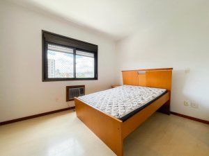 Apartamento com 103m², 3 dormitórios no bairro Menino Deus em Porto Alegre para Alugar
