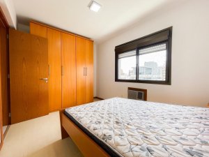 Apartamento com 103m², 3 dormitórios no bairro Menino Deus em Porto Alegre para Alugar