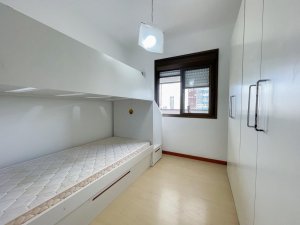 Apartamento com 103m², 3 dormitórios no bairro Menino Deus em Porto Alegre para Alugar