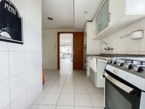 Apartamento com 103m², 3 dormitórios no bairro Menino Deus em Porto Alegre para Alugar