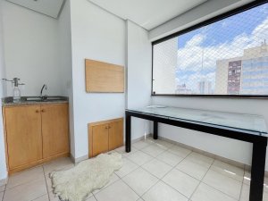 Apartamento com 103m², 3 dormitórios no bairro Menino Deus em Porto Alegre para Alugar
