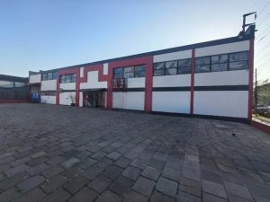 Prédio Comercial com 650m² no bairro São Geraldo em Porto Alegre para Alugar