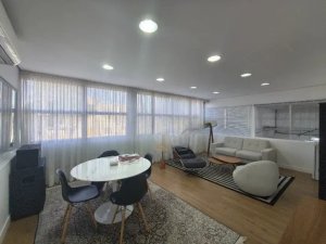 Prédio Comercial com 650m² no bairro São Geraldo em Porto Alegre para Alugar