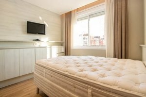 Apartamento com 93m², 2 dormitórios no bairro Jardim Europa em Porto Alegre para Alugar