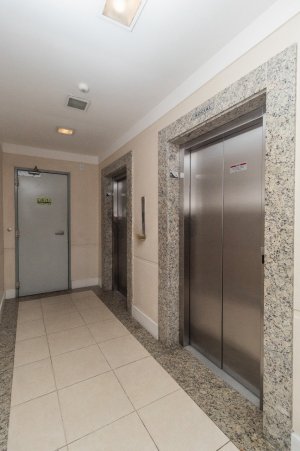 Apartamento com 63m², 1 dormitório no bairro Passo da Areia em Porto Alegre para Alugar