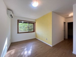 Apartamento com 45m², 2 dormitórios no bairro Menino Deus em Porto Alegre para Alugar