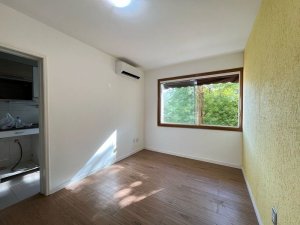 Apartamento com 45m², 2 dormitórios no bairro Menino Deus em Porto Alegre para Alugar